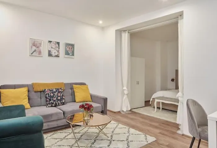 Appartement And Cozy Right At Tv Tower